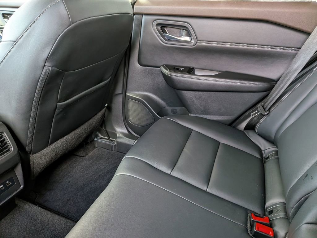 Used 2023 Nissan Rogue SL w/ SL Premium Package image 37