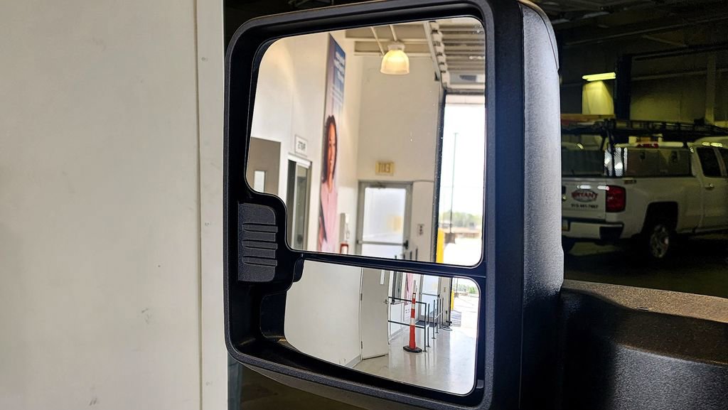 Used 2022 Chevrolet Silverado 3500 LT w/ Convenience Package image 17