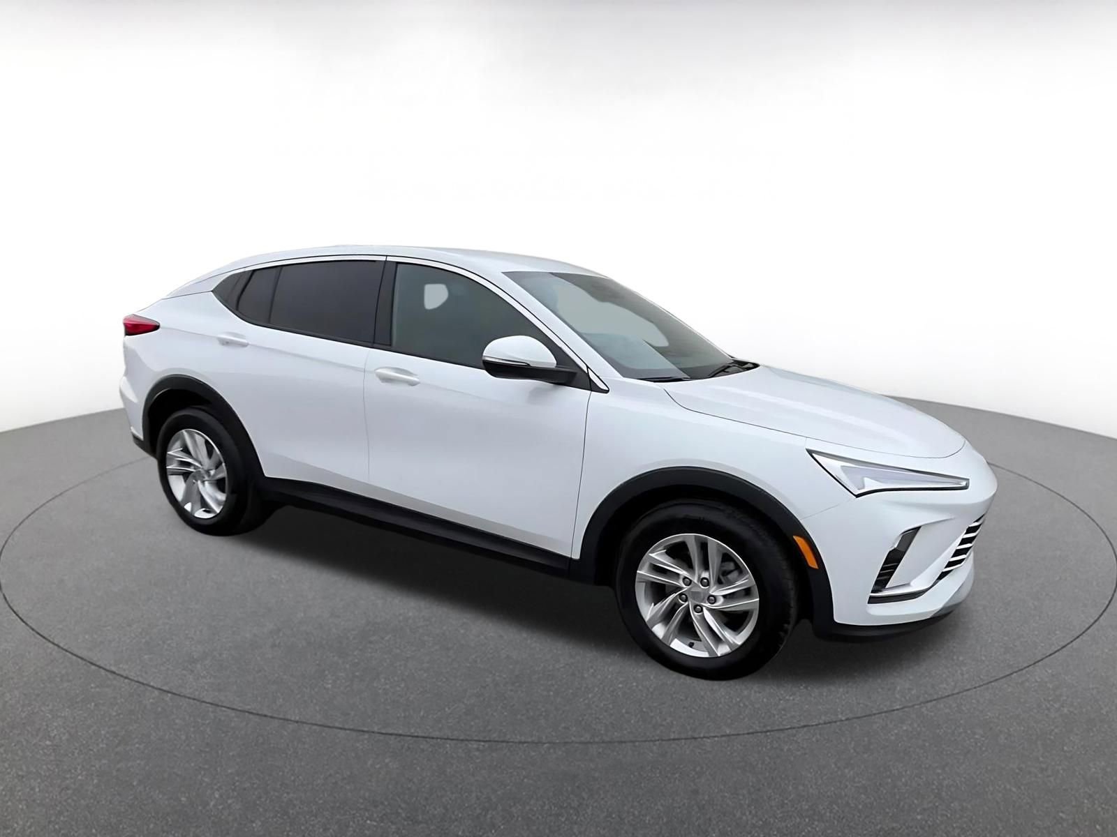 Used 2025 Buick Envista Preferred image 2