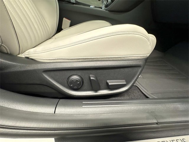 Used 2025 Genesis G70 3.3T Advanced image 23