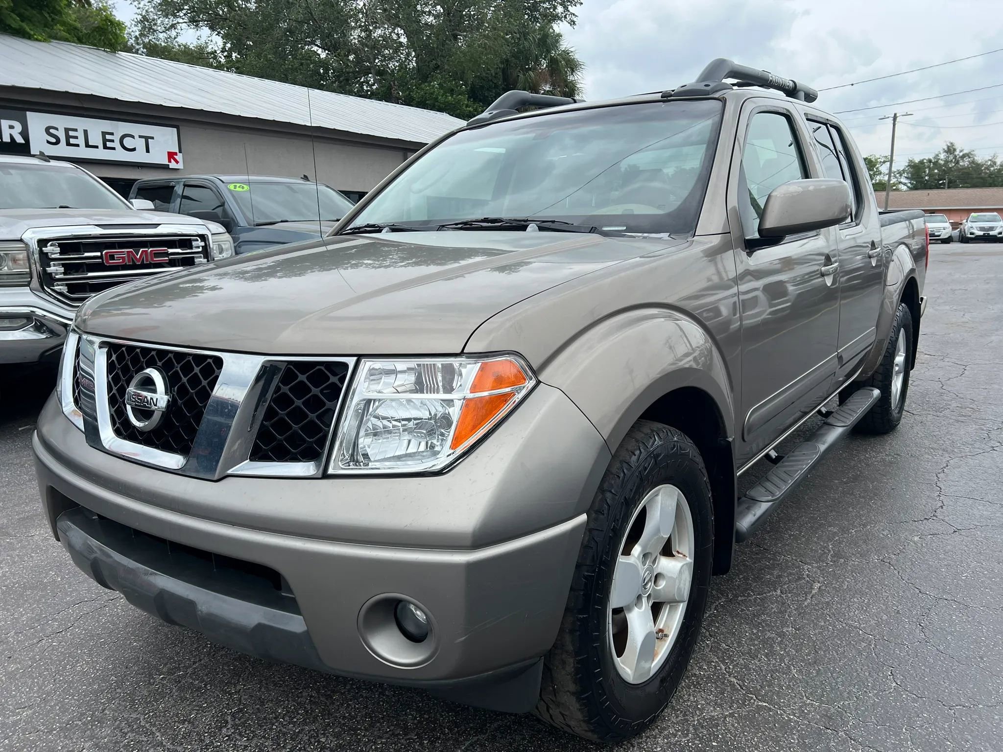 Used 2006 Nissan Frontier LE w/ (X01) Leather Pkg RWD image 2