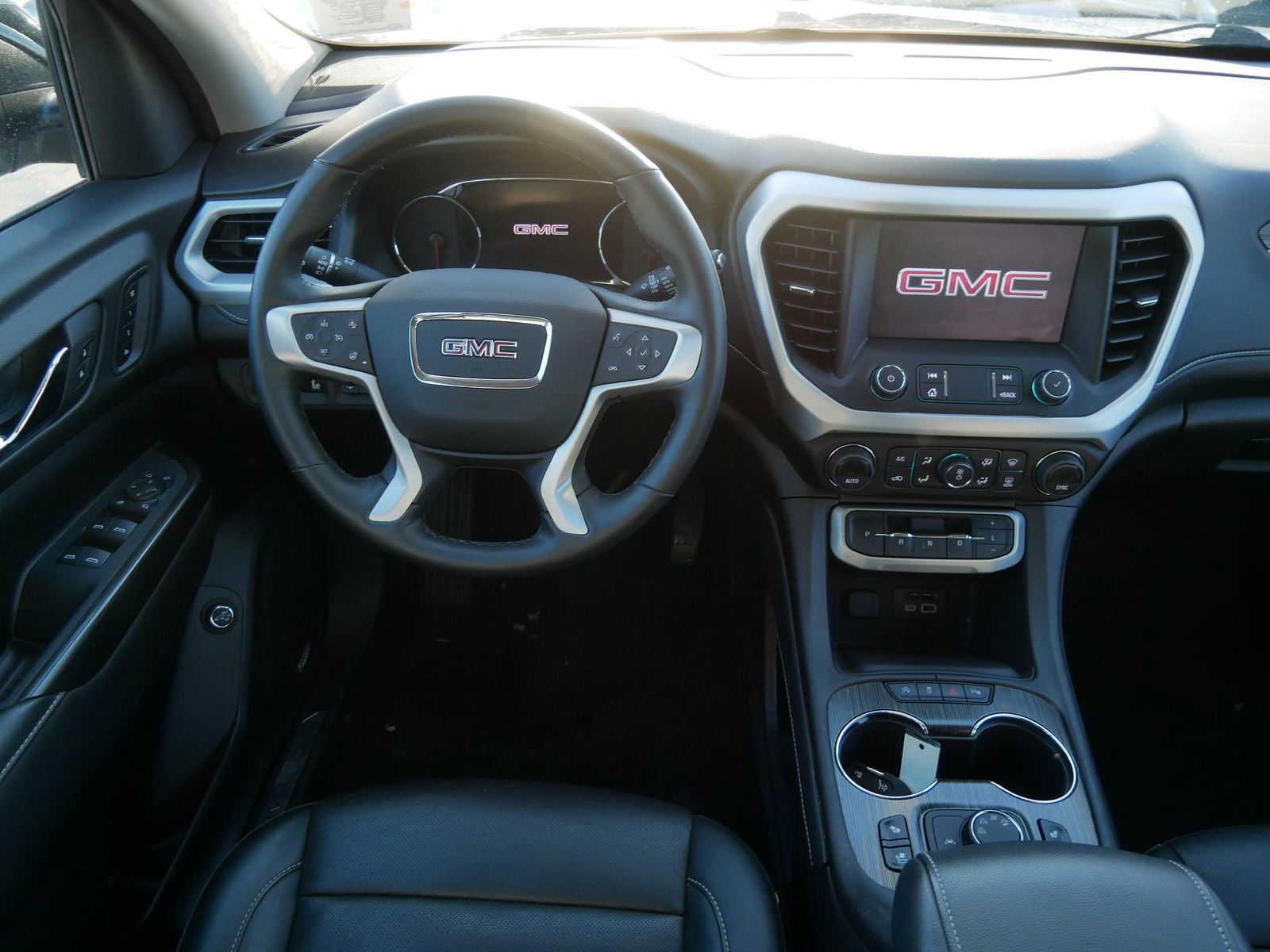 Used 2023 GMC Acadia SLT w/ Technology Package image 11