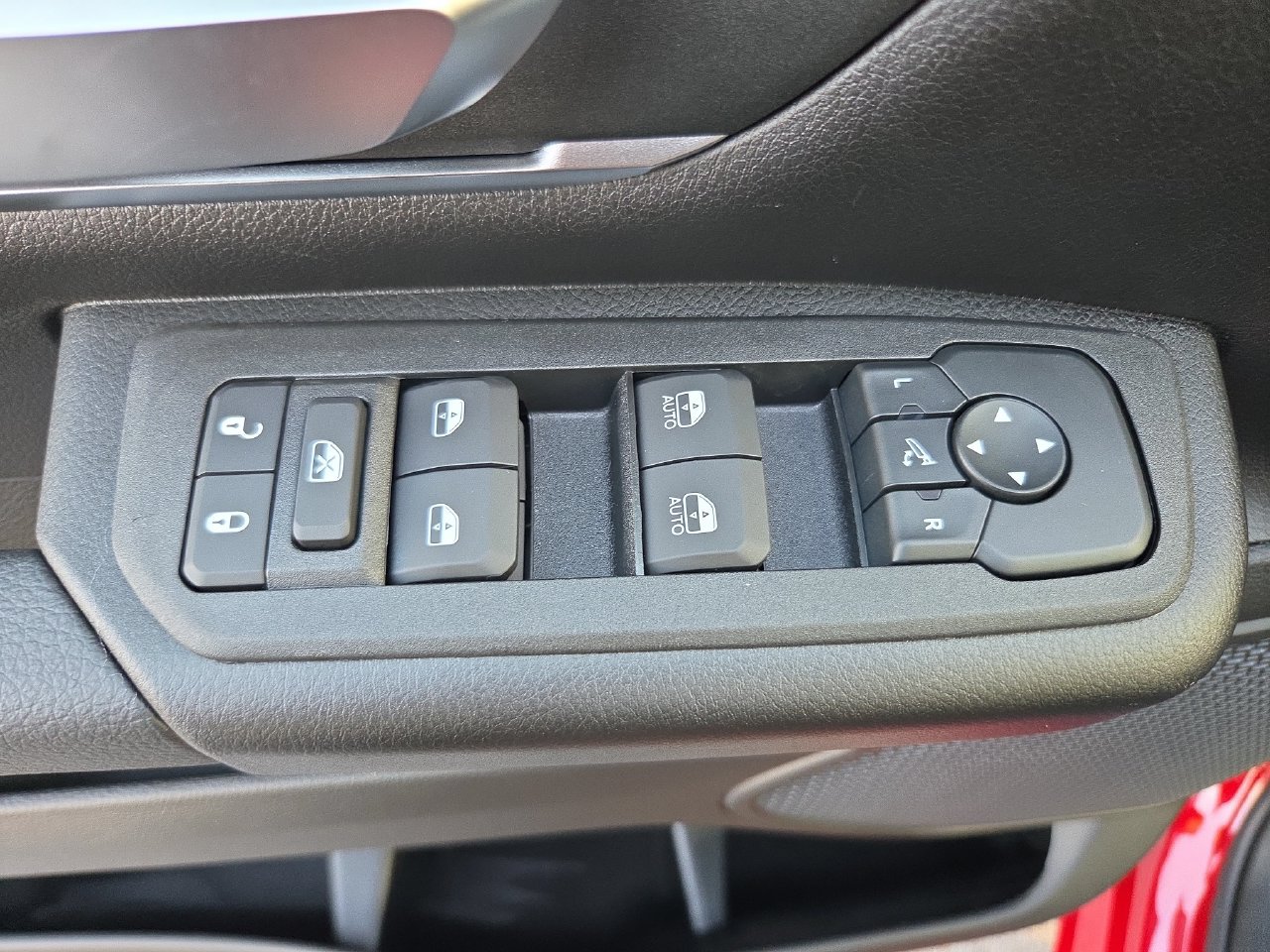 New 2027 RAM 1500 4x4 Crew Cab image 4