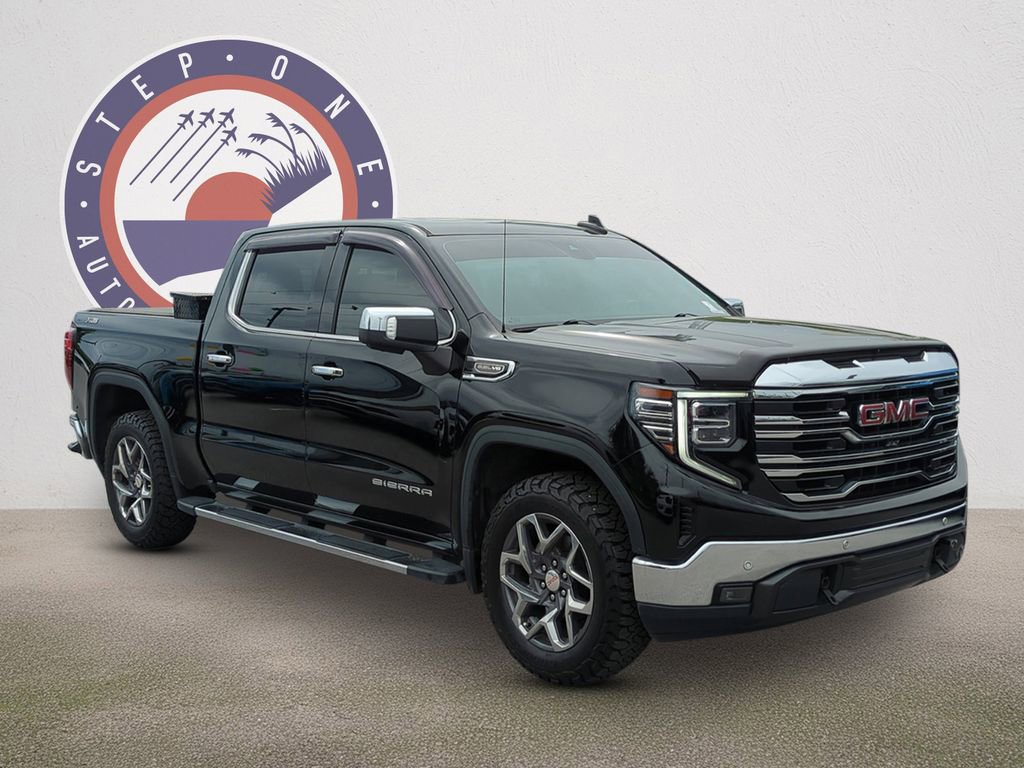 Used 2022 GMC Sierra 1500 SLT w/ SLT Premium Plus Package AWD/4WD image 2