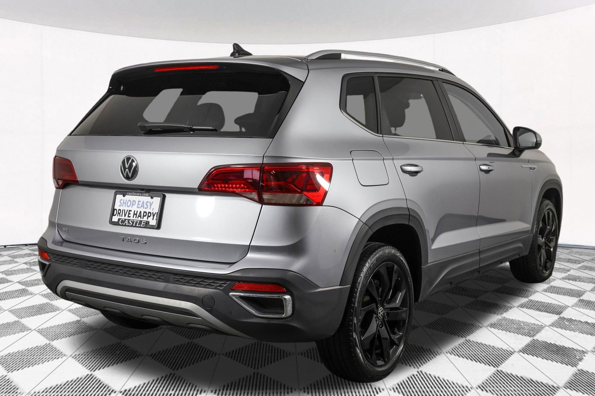 Used 2023 Volkswagen Taos SE w/ Black Wheel Package FWD image 16