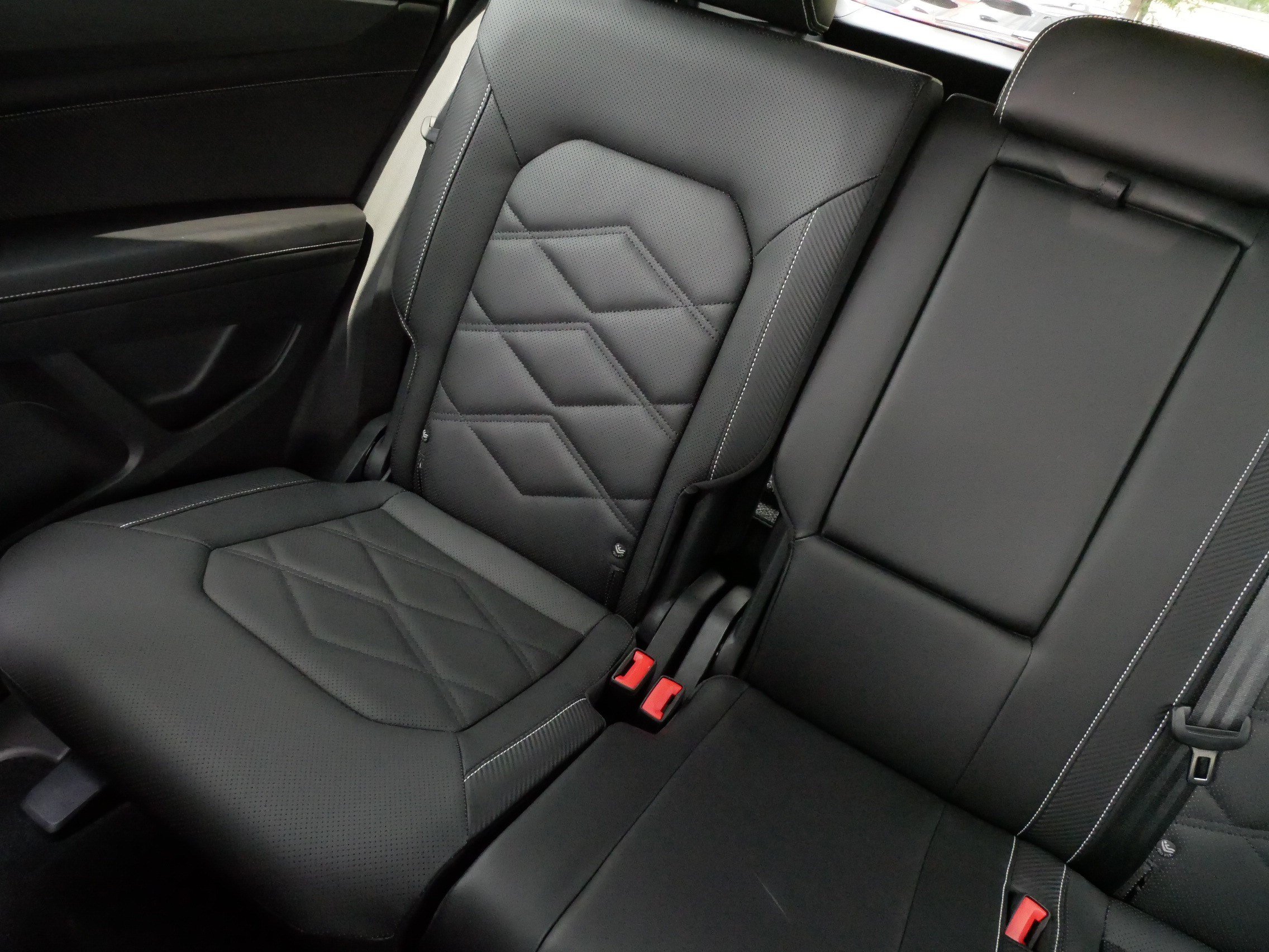 Used 2024 Volkswagen Atlas Cross Sport SE w/ Panoramic Sunroof Package AWD/4WD image 12