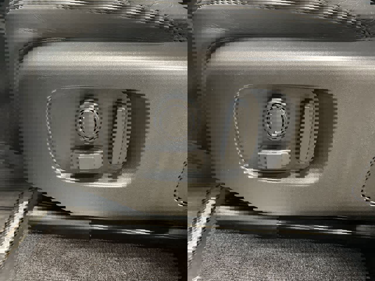 Used 2022 Land Rover Range Rover Sport HST image 15