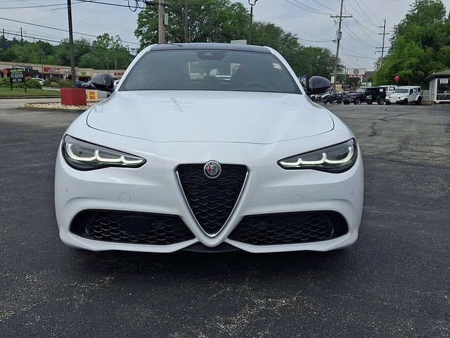 Used 2024 Alfa Romeo Giulia Ti w/ Active Assist Plus Package RWD image 2