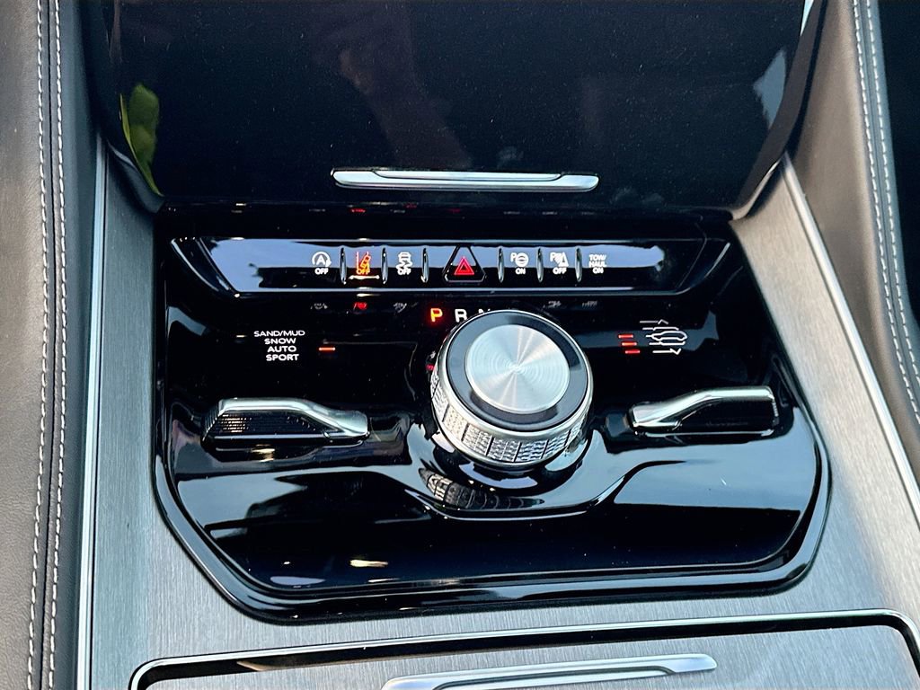 New 2025 Jeep Wagoneer Series II w/ Convenience Group I image 18