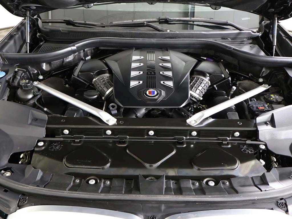 Used 2024 BMW ALPINA XB7 AWD/4WD image 28