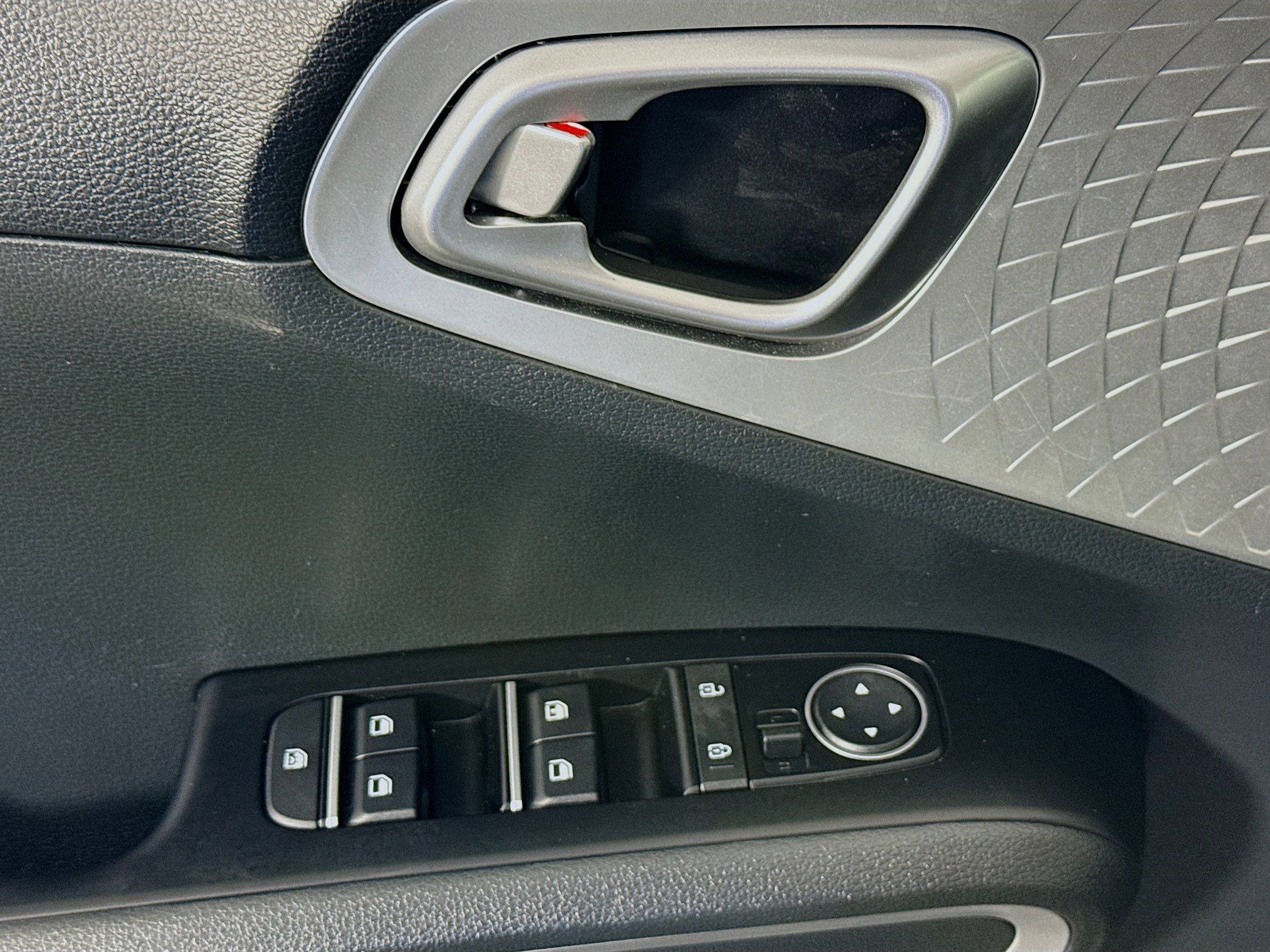 Used 2025 Kia Soul LX w/ LX Technology Package FWD image 23