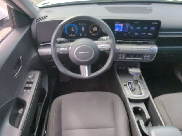 Used 2025 Hyundai Kona SEL FWD image 8