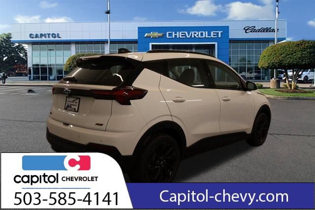 Used 2027 Chevrolet Bolt RS FWD image 2