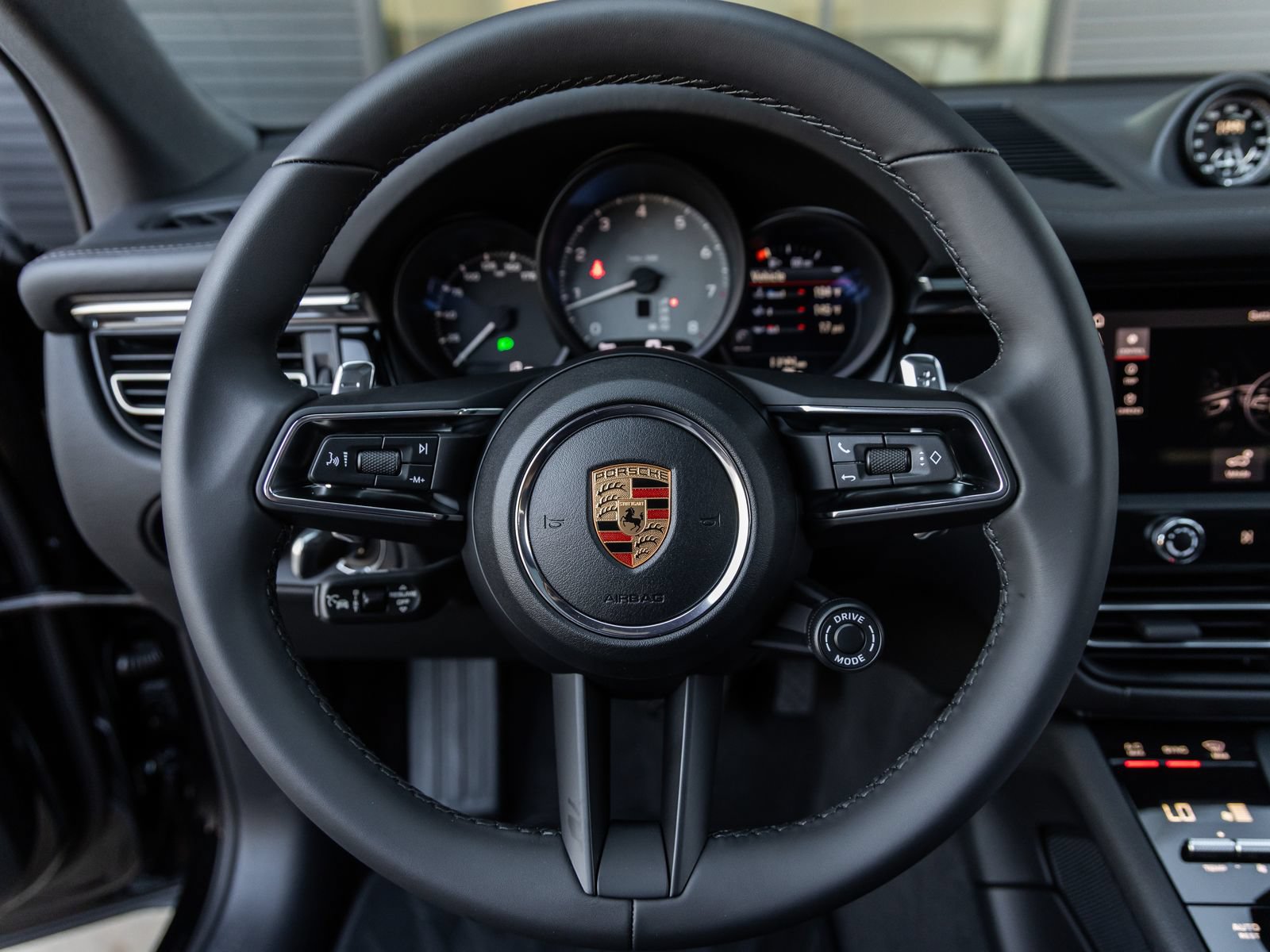 Certified 2026 Porsche Macan S AWD/4WD image 27