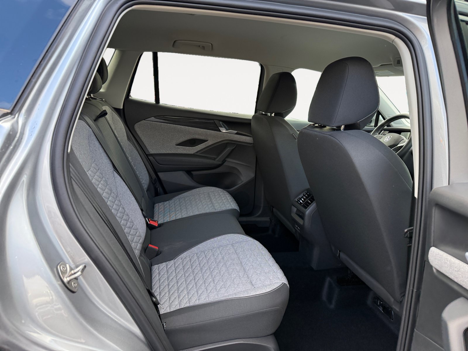New 2026 Volkswagen Tiguan S AWD/4WD image 18