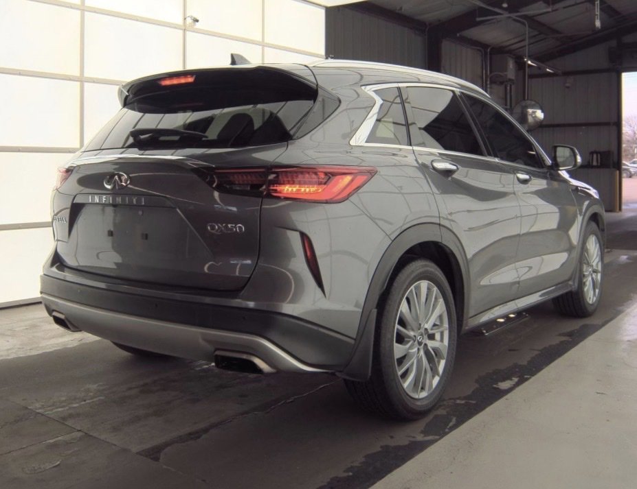Used 2023 INFINITI QX50 Luxe image 2