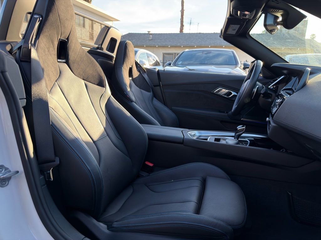 Used 2022 BMW Z4 M40i w/ Premium Package image 41
