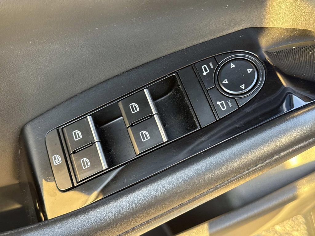 Used 2024 MAZDA MAZDA3 s image 22