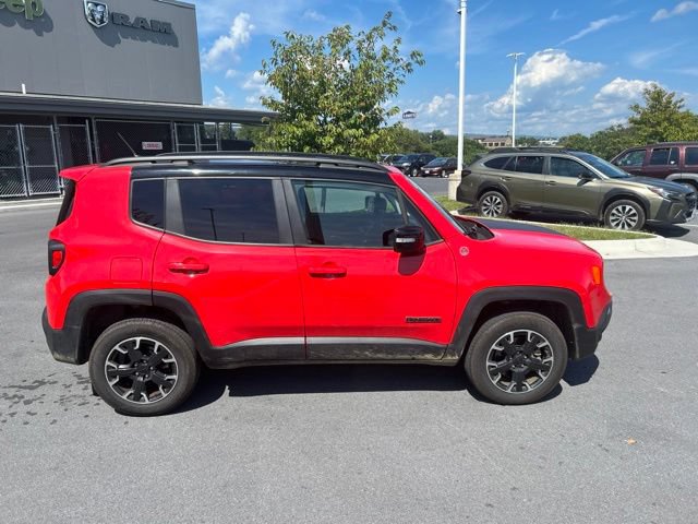 Used 2023 Jeep Renegade Trailhawk AWD/4WD image 6