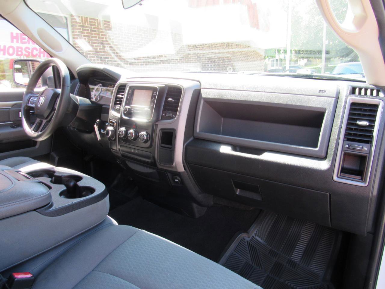 Used 2018 RAM 1500 Express RWD image 27
