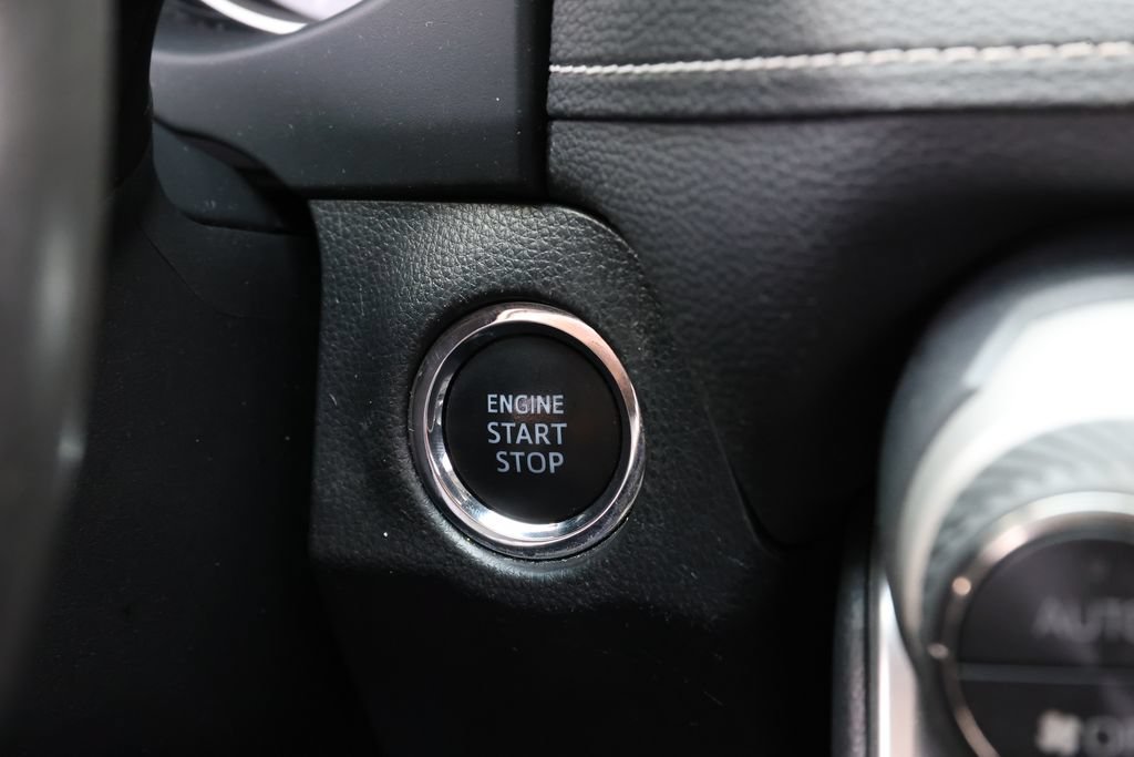 Used 2019 Toyota RAV4 XLE Premium w/ Cold Weather Package AWD/4WD image 28