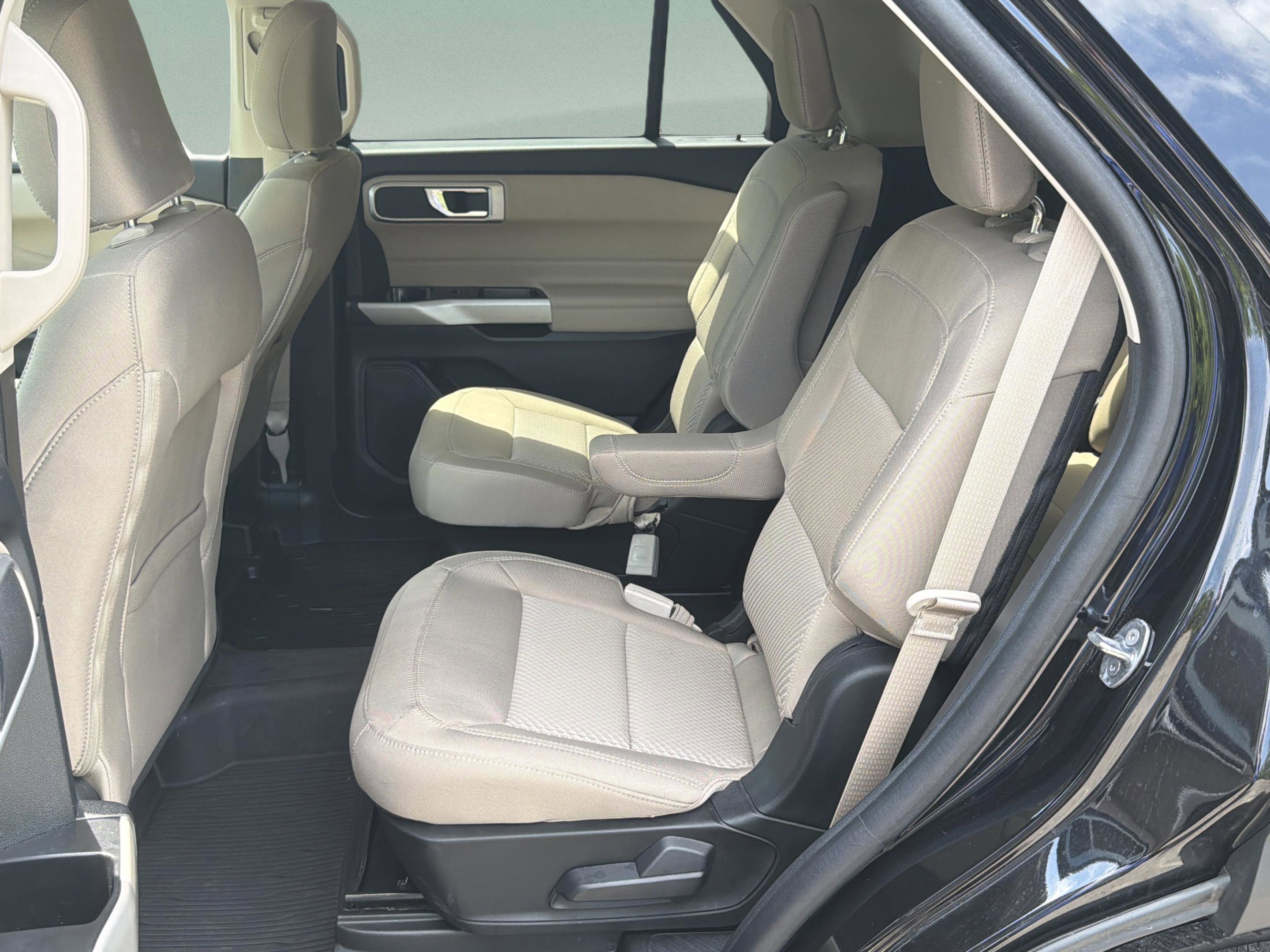 Used 2024 Ford Explorer XLT AWD/4WD image 21