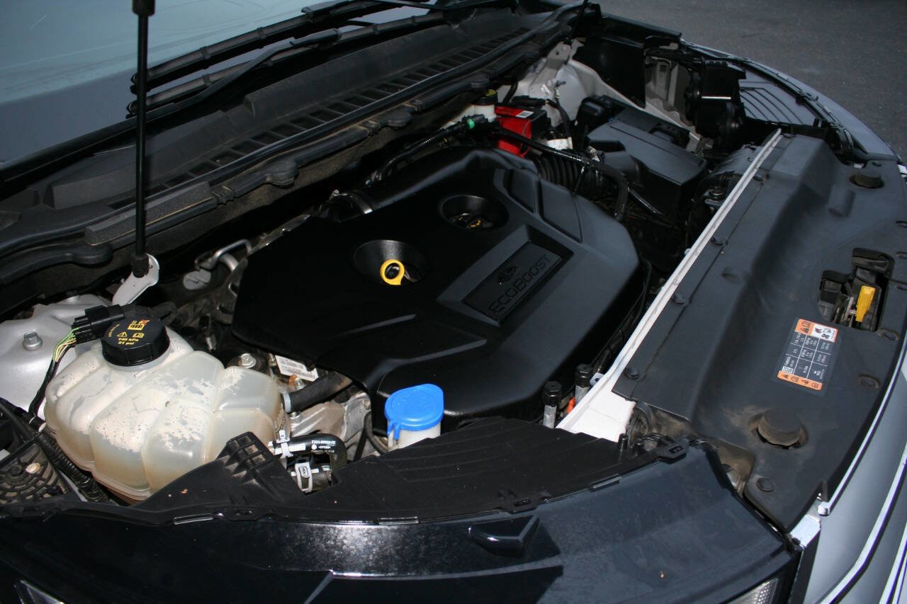 Used 2018 Ford Edge SEL image 22