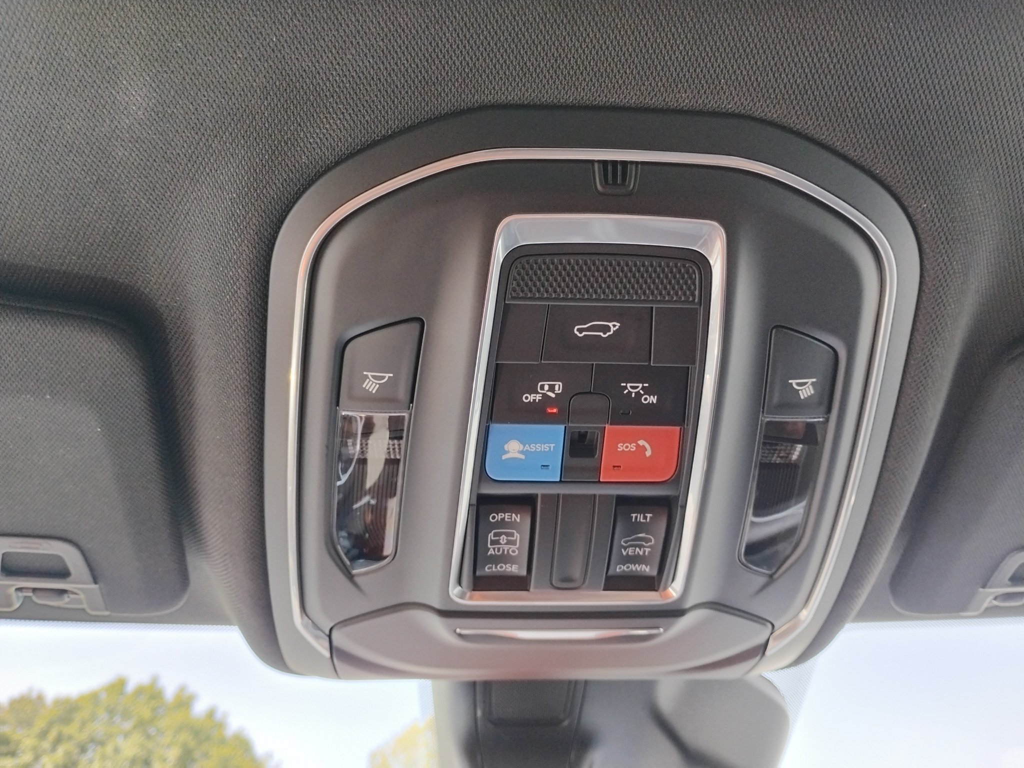 New 2027 Jeep Grand Cherokee Altitude AWD/4WD image 40
