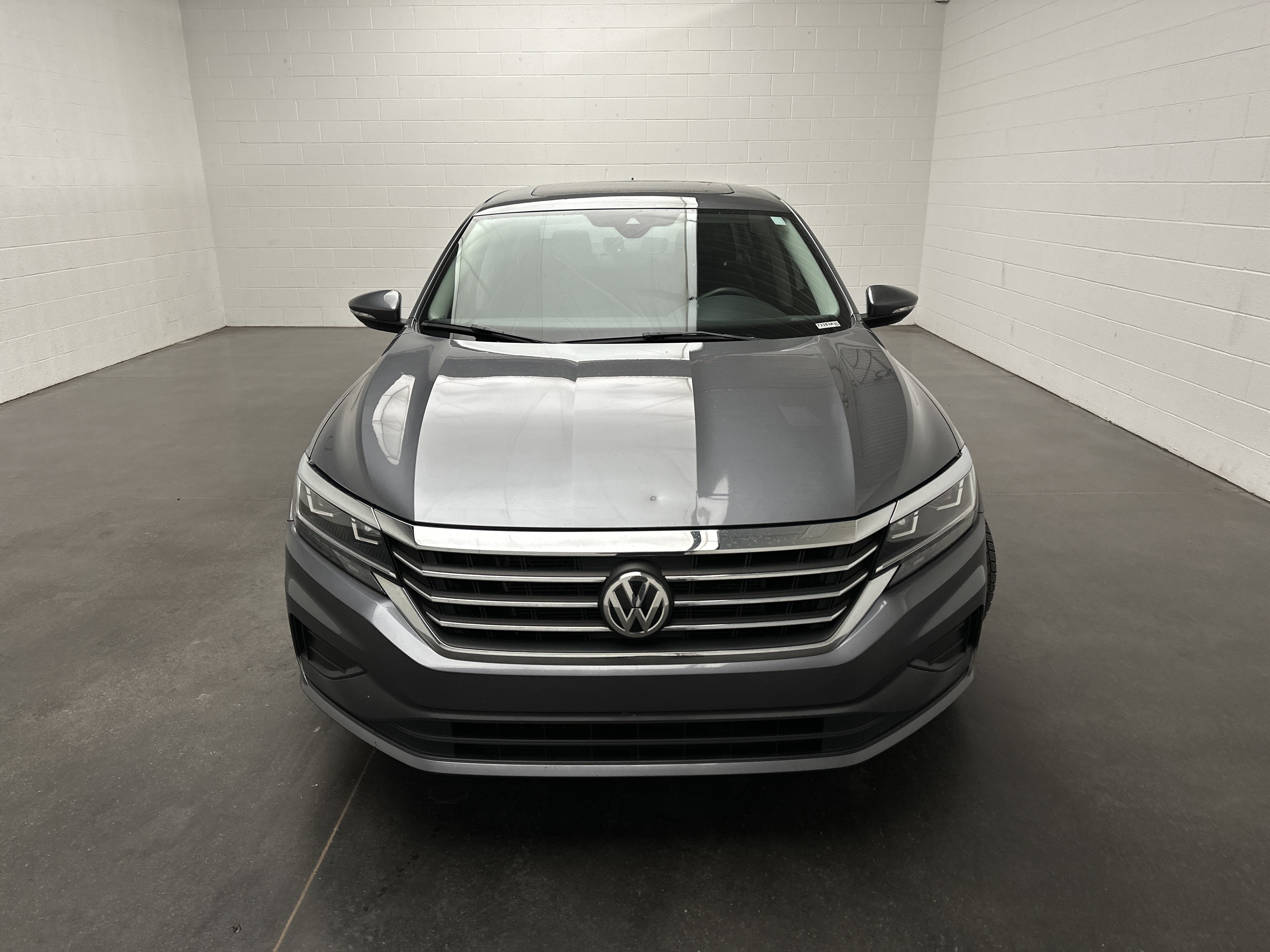 Used 2021 Volkswagen Passat 2.0T SE FWD image 3