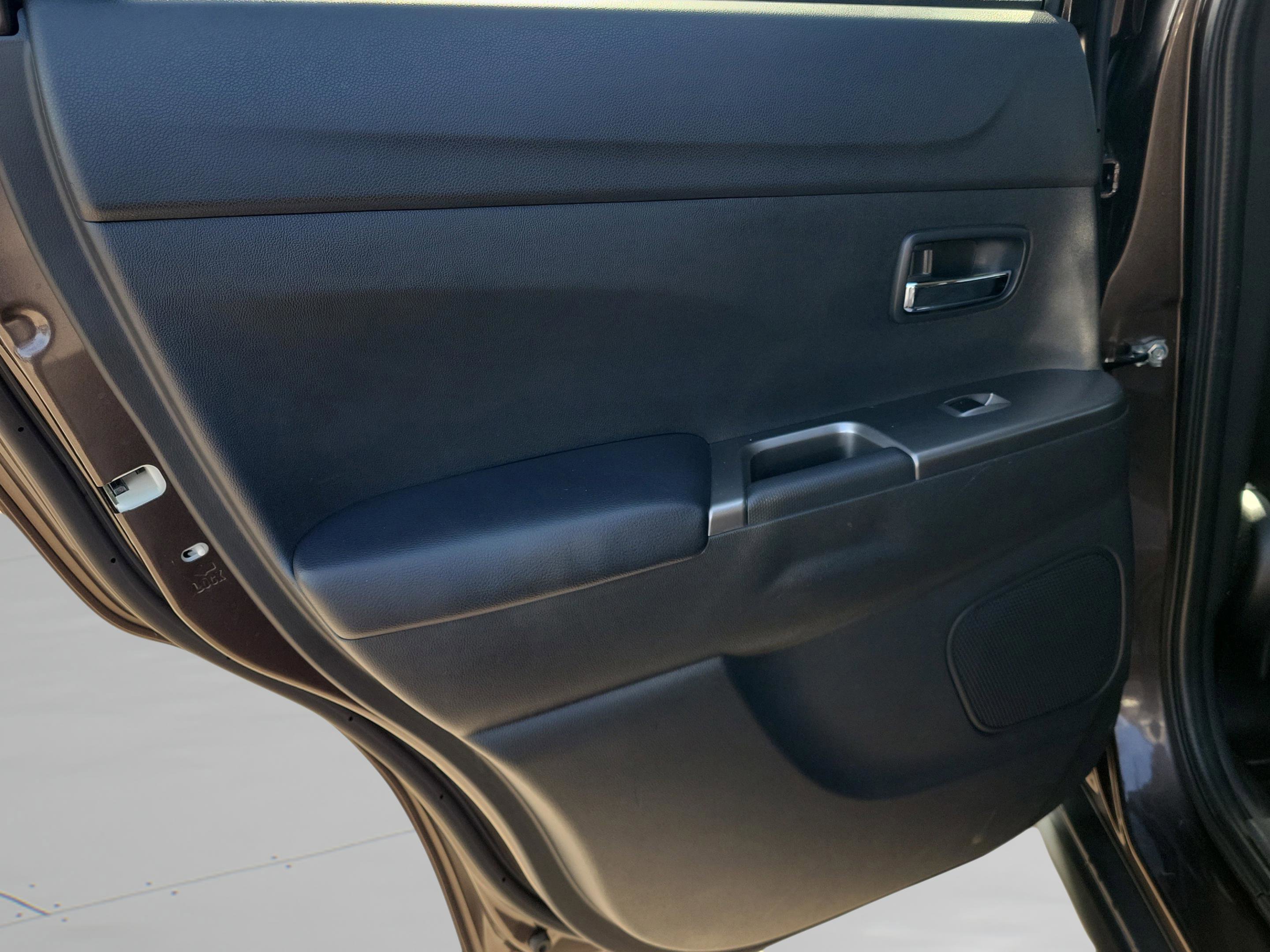 Used 2024 Mitsubishi Outlander Sport SE image 29