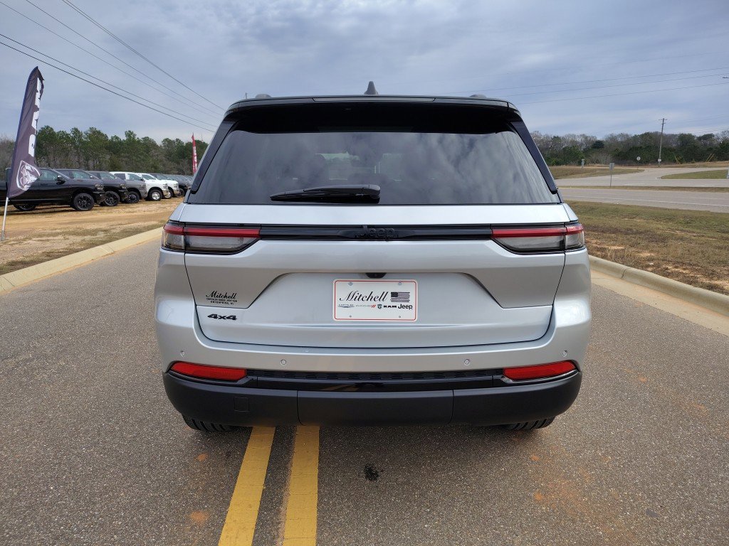New 2025 Jeep Grand Cherokee Limited AWD/4WD image 9