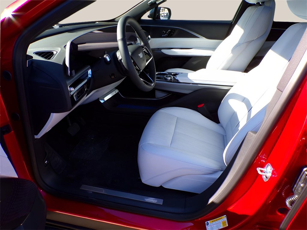 New 2025 Cadillac Lyriq Luxury image 10