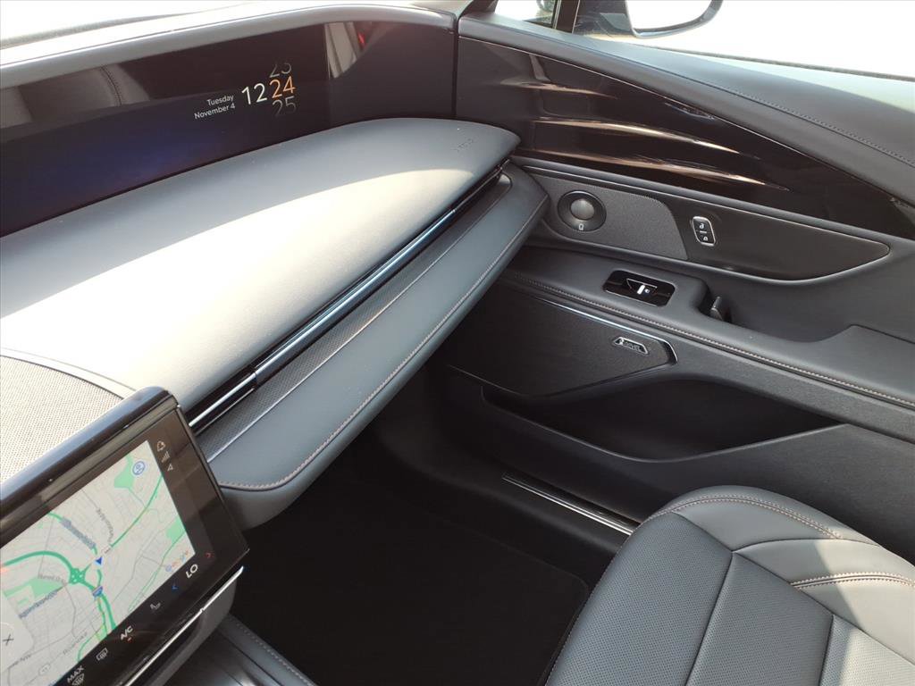 Used 2026 Lincoln Nautilus Premier w/ Equipment Group 102A image 17