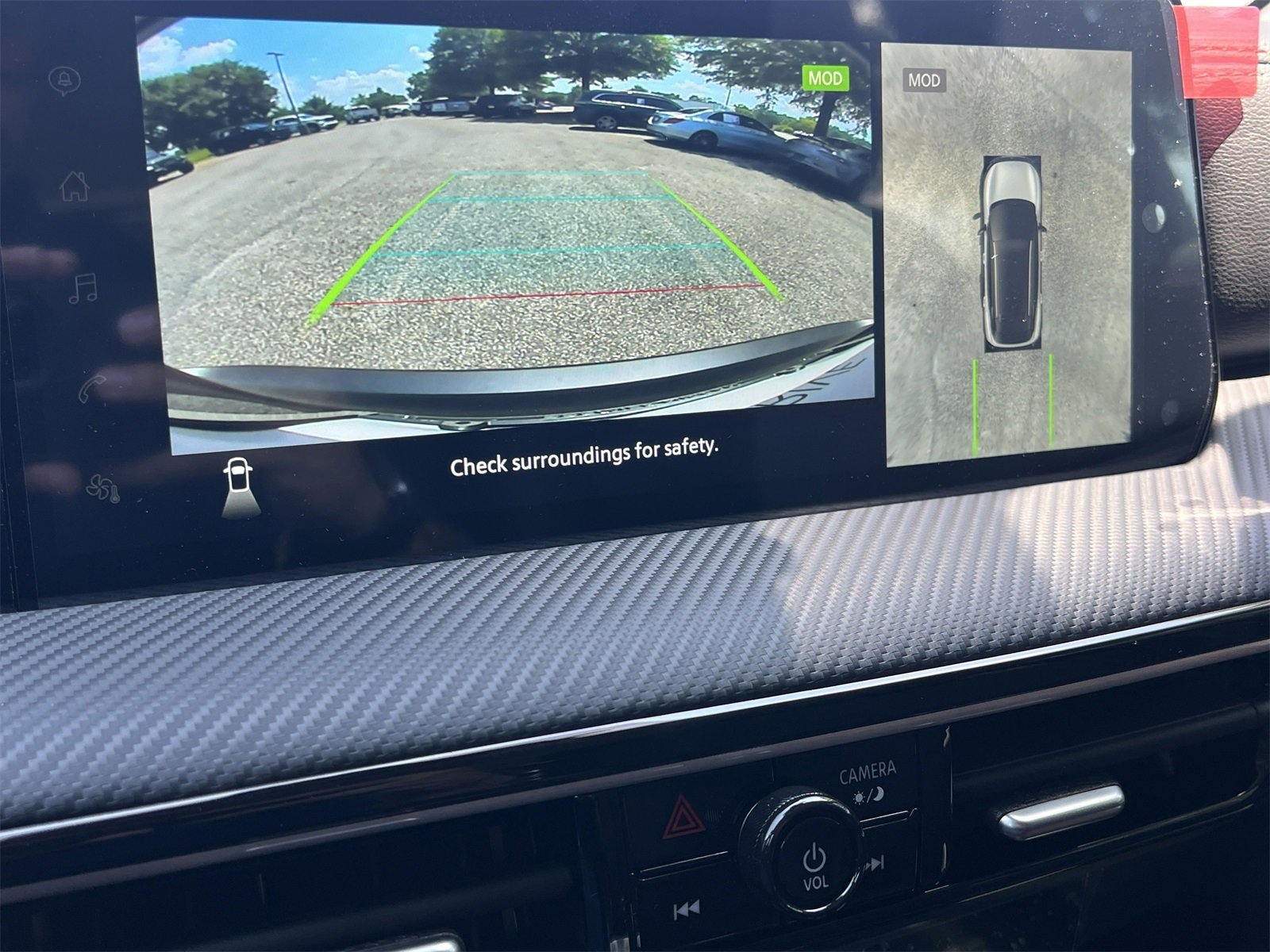 New 2025 Nissan Kicks SR w/ SR Premium Package image 3