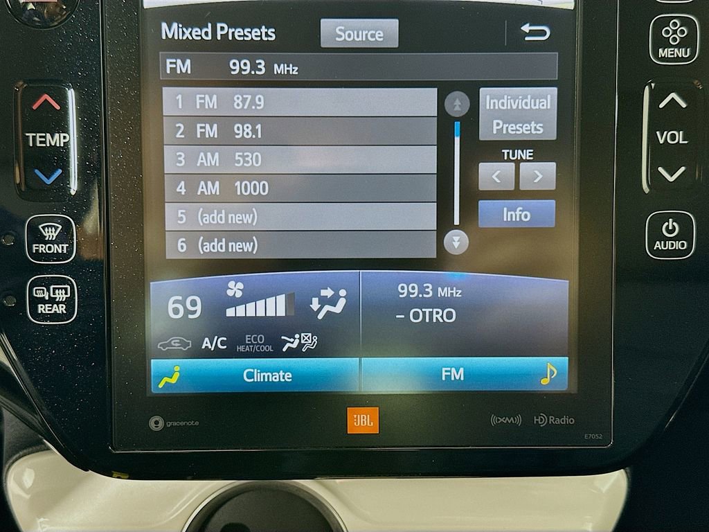 Used 2019 Toyota Prius Prime Premium image 15