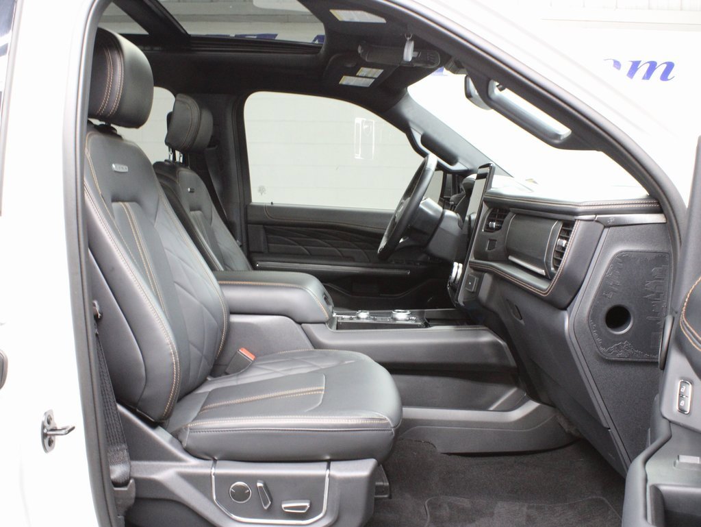 Used 2024 Ford Expedition Platinum image 35