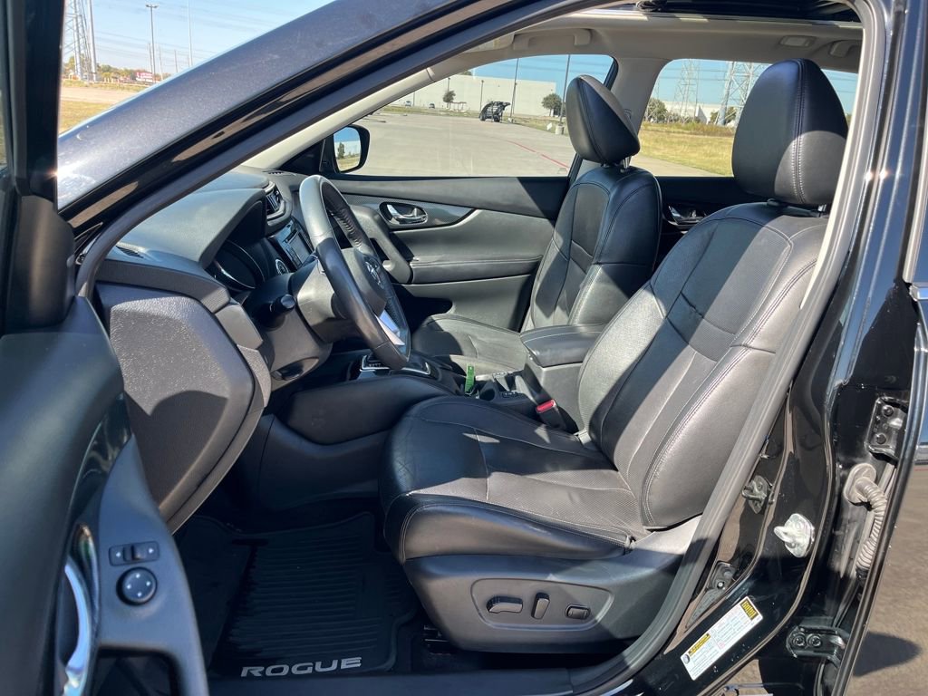 Used 2017 Nissan Rogue SL w/ SL Premium Package image 12