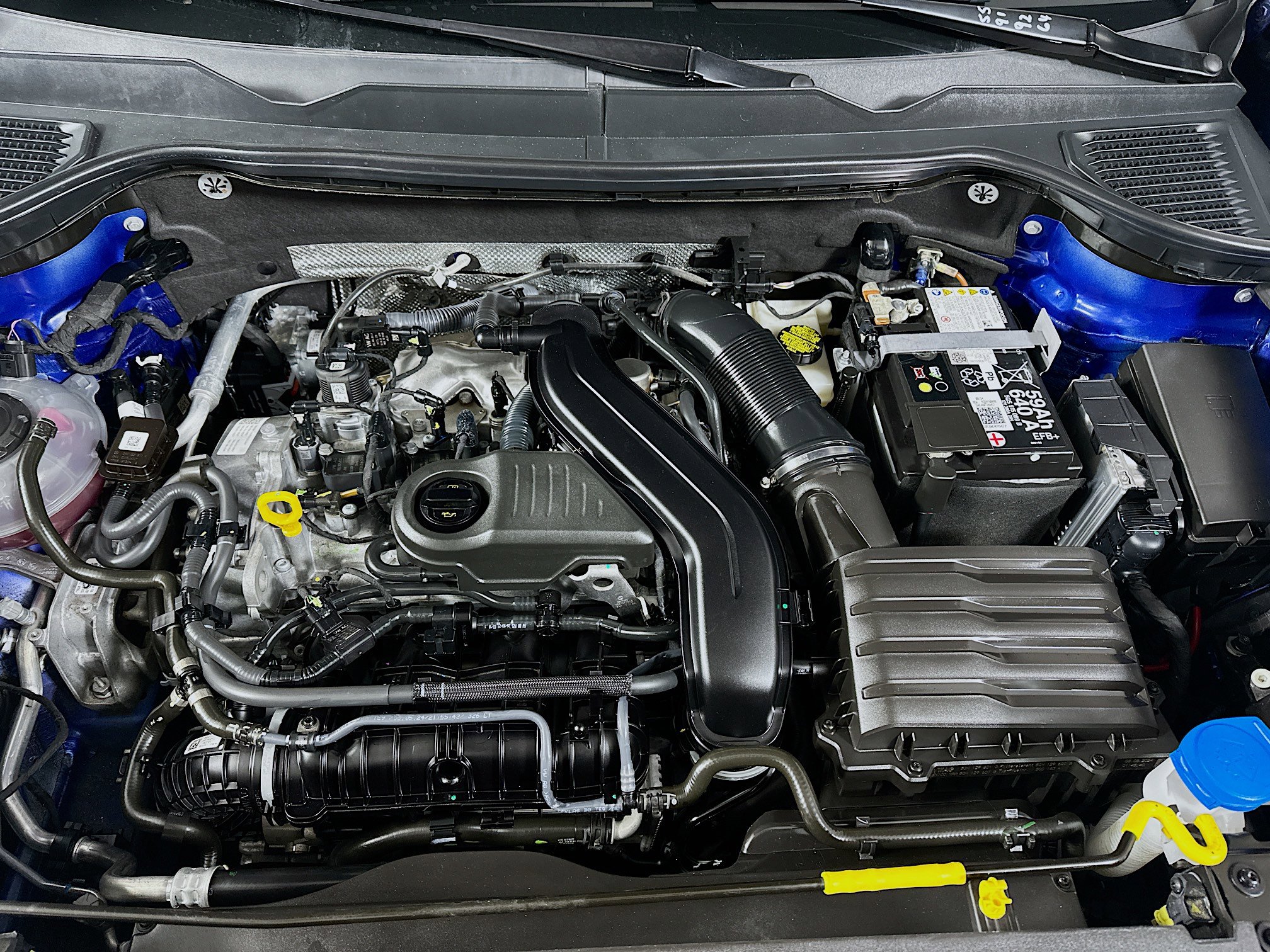 Used 2024 Volkswagen Taos SE image 32