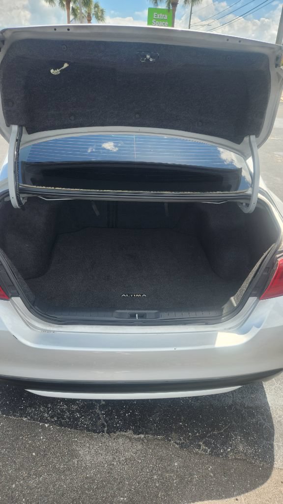 Used 2018 Nissan Altima 2.5 SV FWD image 12