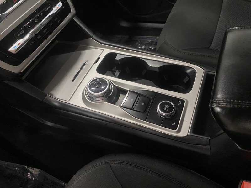 Used 2022 Ford Explorer XLT AWD/4WD image 39