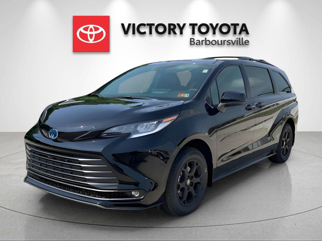 Used 2025 Toyota Sienna XLE Woodland Edition