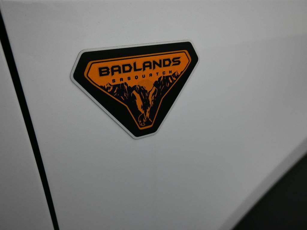 New 2025 Ford Bronco Badlands image 24