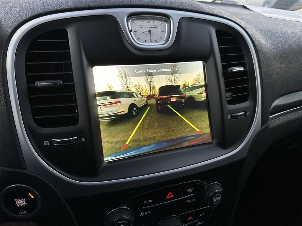 Used 2023 Chrysler 300 Touring L w/ Comfort Group image 17