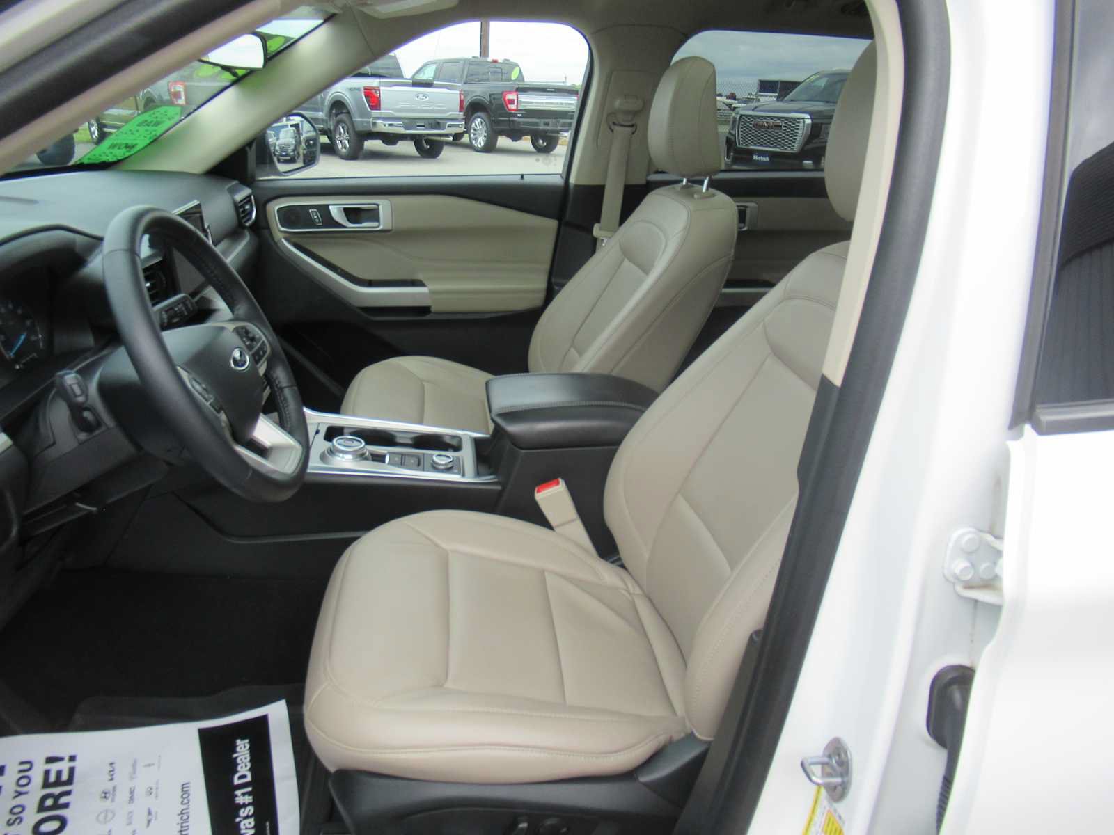 Used 2023 Ford Explorer XLT w/ Equipment Group 202A AWD/4WD image 14