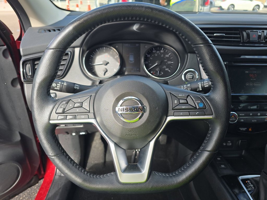 Used 2022 Nissan Rogue Sport SV w/ Technology Package image 10