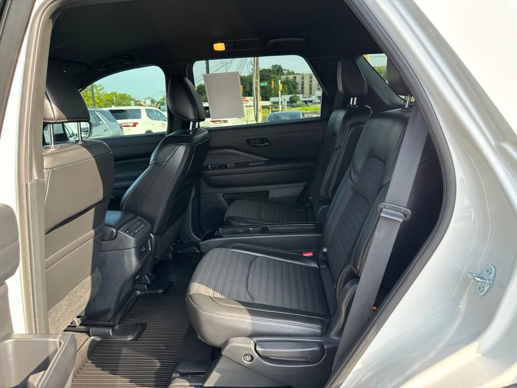 Used 2025 Nissan Pathfinder Rock Creek AWD/4WD image 24