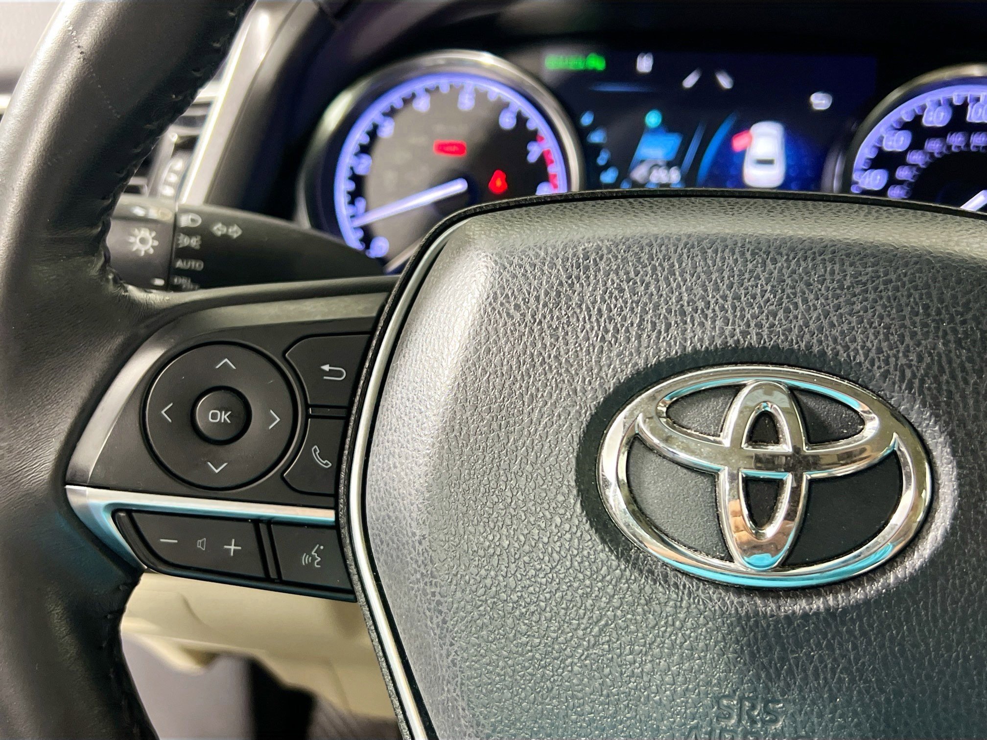 Used 2018 Toyota Camry XLE w/ Audio Package FWD image 18