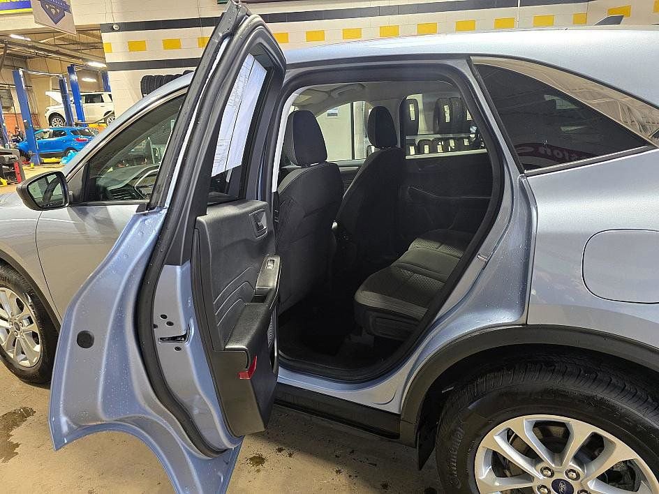 Used 2022 Ford Escape SE w/ Convenience Package image 25