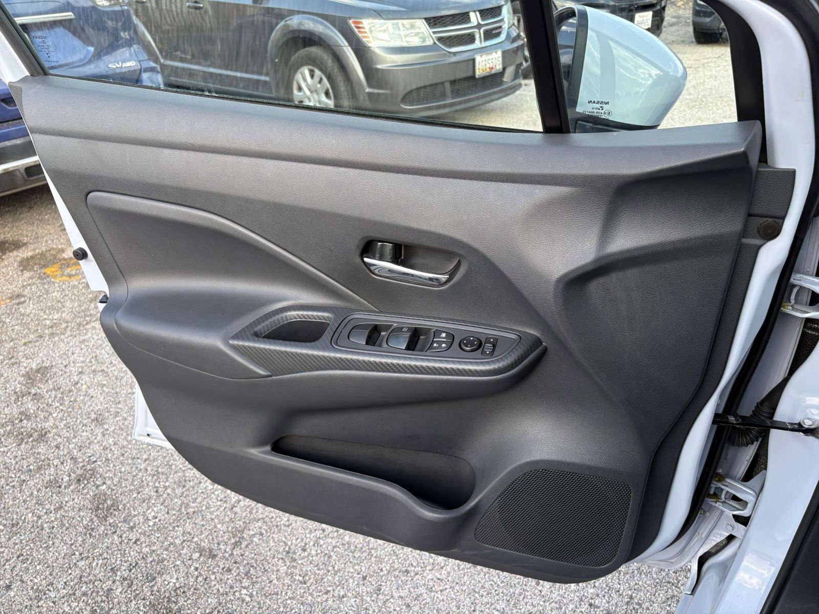 Used 2025 Nissan Versa SV FWD image 18