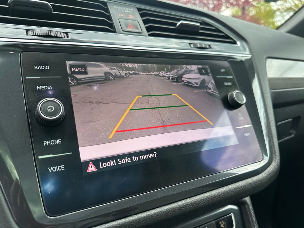 Certified 2020 Volkswagen Tiguan SE R-Line AWD/4WD image 10